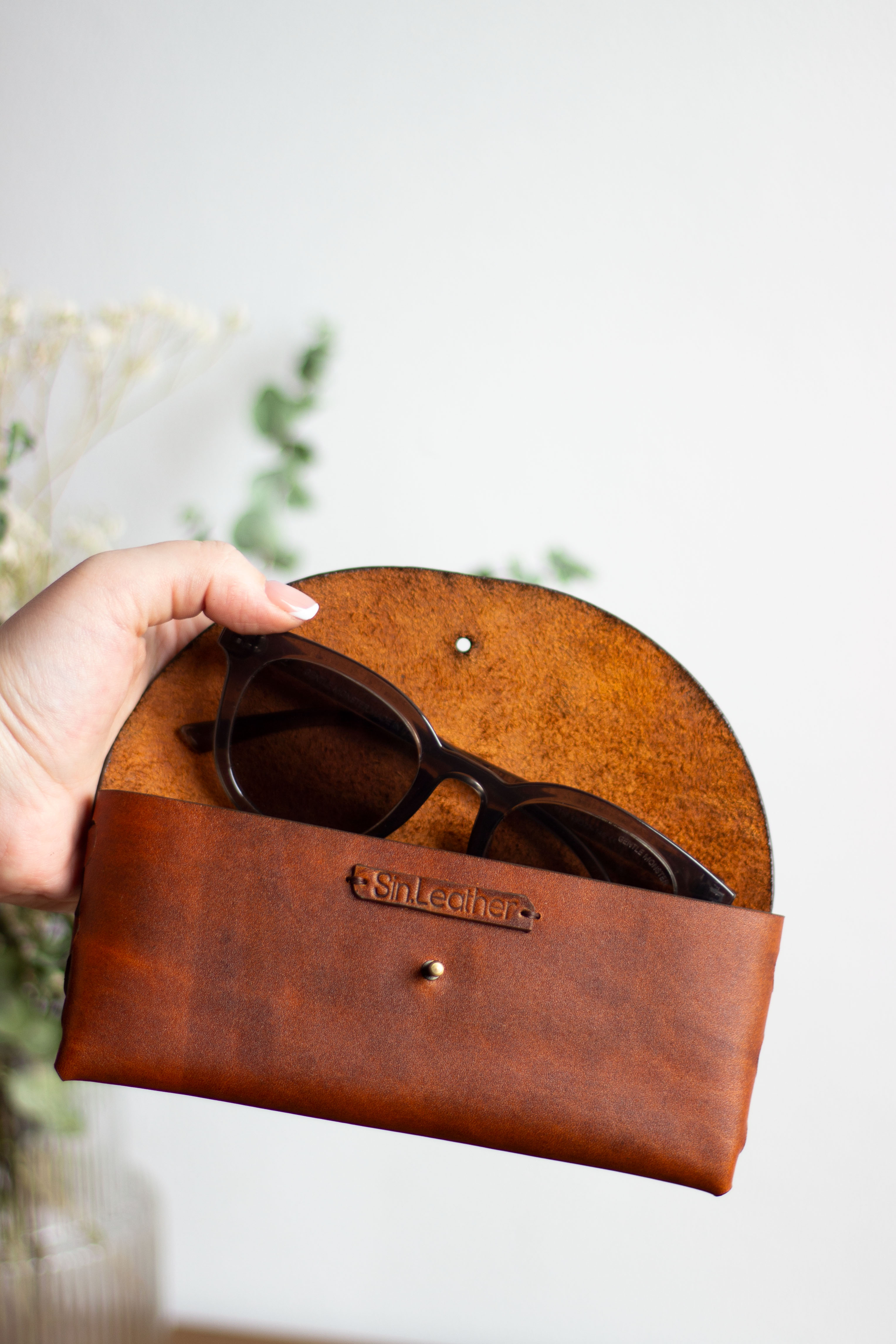 | کیف عینک | مینیمال و کاربردی | مشکی ، سبز، عسلی تیره ، عسلی روشن |